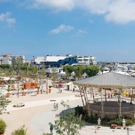 2 Minutes Du Palais Des Festivals De Cannes. Apartment